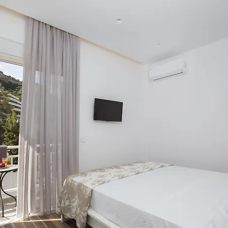 Elenis Philoxenia Apartman *