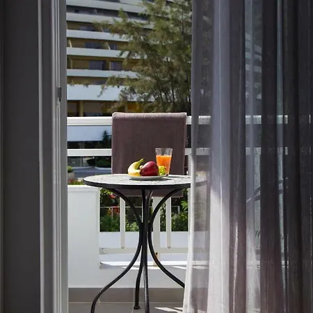 Elenis Philoxenia Daire Ixia (Rhodes)